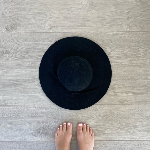 FELT HAT - Picture 2 of 2